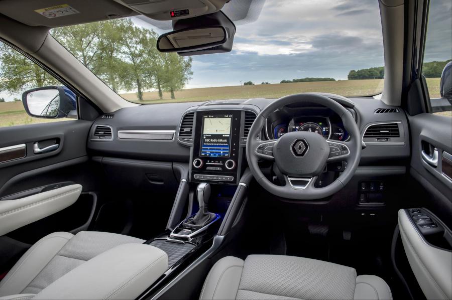 Интерьер Renault Koleos 2017 года  (UK) (фото 34 из 40)